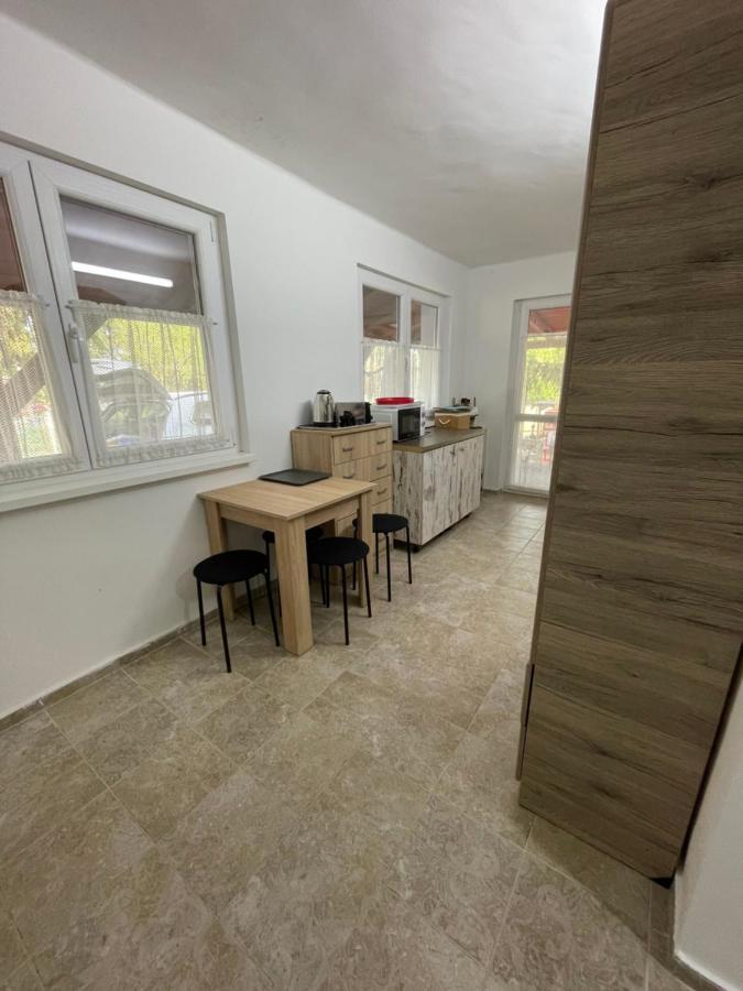 Eszter Apartman Villa บาลาตอนมารีอาเฟือร์เดอ ภายนอก รูปภาพ